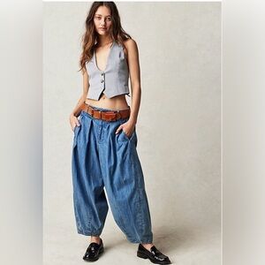 We The Free Ridley Pull-On Barrel Leg Jeans Small